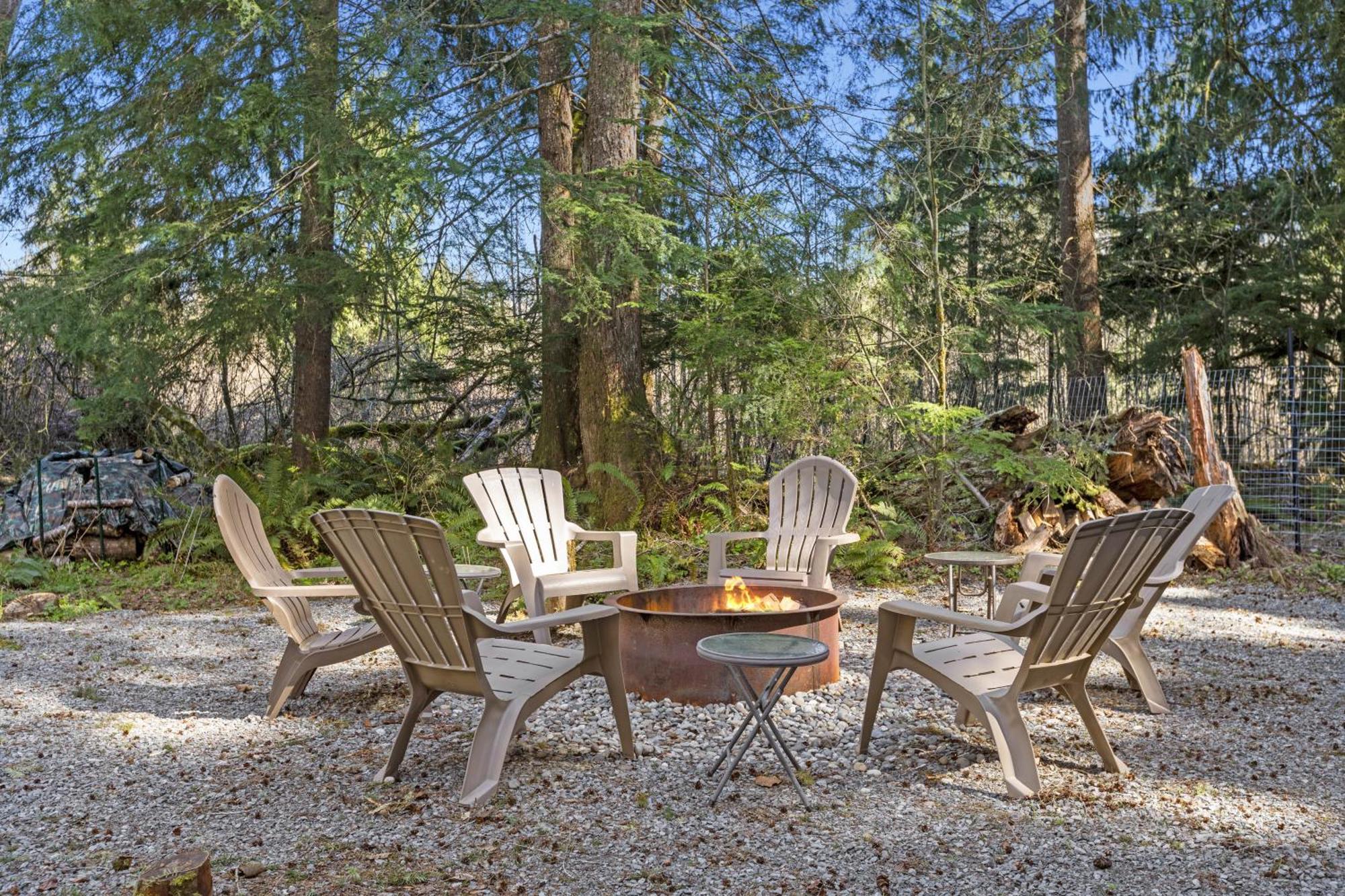 Hikers Haven With Hot Tub - Near Mt Rainier! Villa Ashford Bagian luar foto