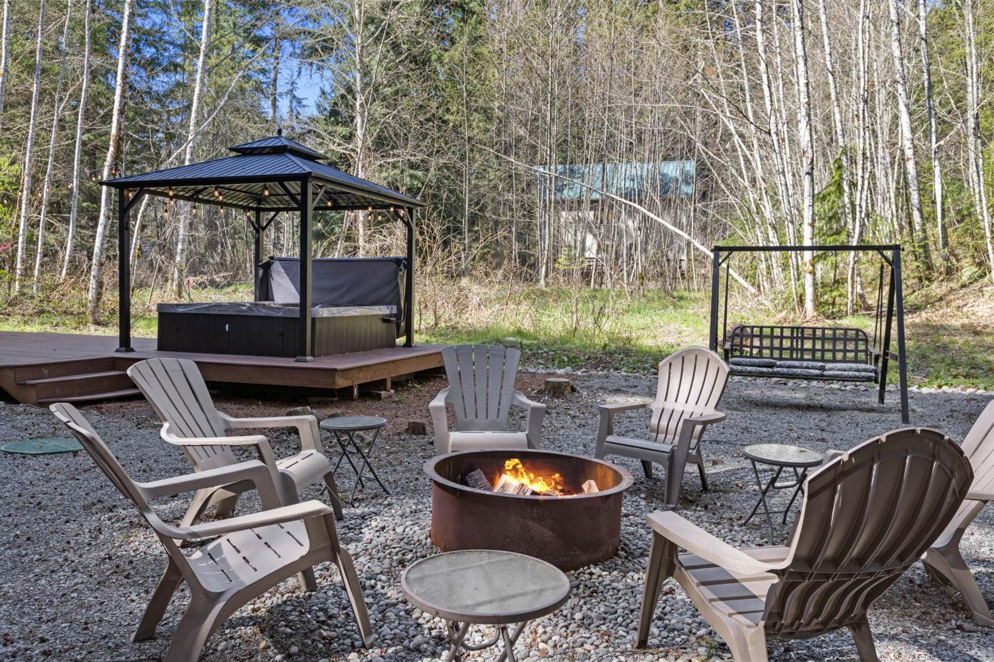 Hikers Haven With Hot Tub - Near Mt Rainier! Villa Ashford Bagian luar foto